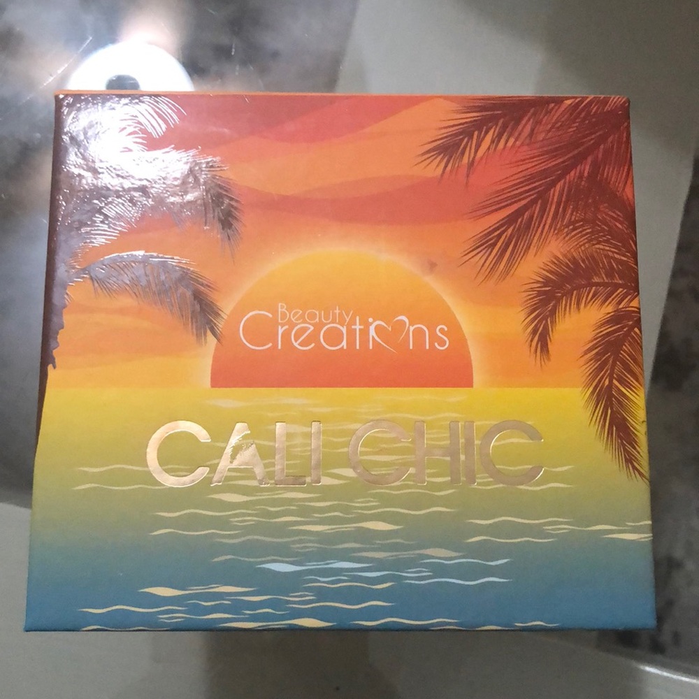 Cali chic eyeshadow palette